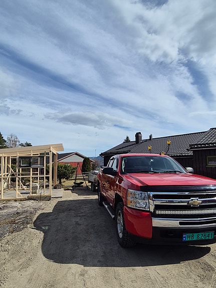 Chevrolet Silverado 2500 2 of 8