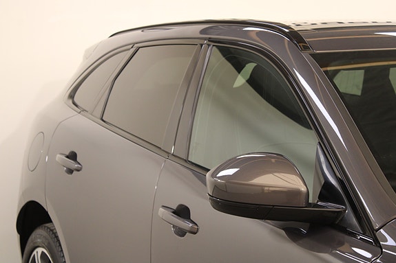Jaguar F-PACE 11 of 30