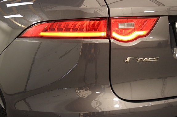 Jaguar F-PACE 15 of 30