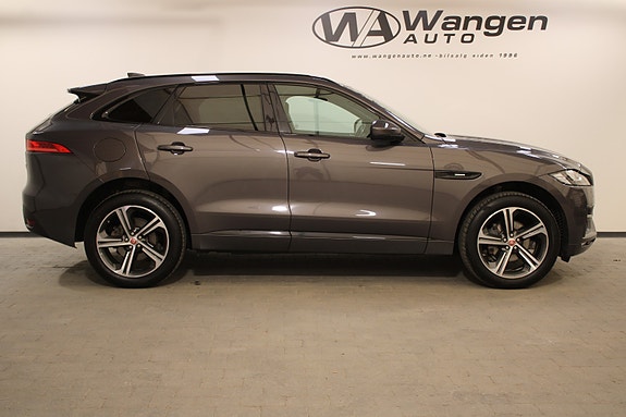 Jaguar F-PACE 8 of 30
