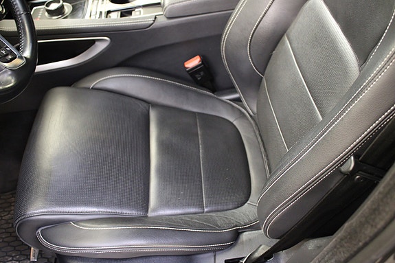 Jaguar F-PACE 28 of 30
