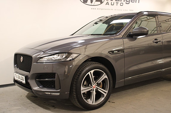 Jaguar F-PACE 3 of 30