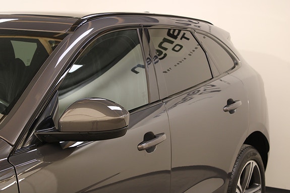 Jaguar F-PACE 18 of 30