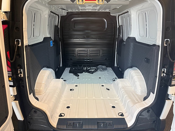 Kia PV5 22 of 24