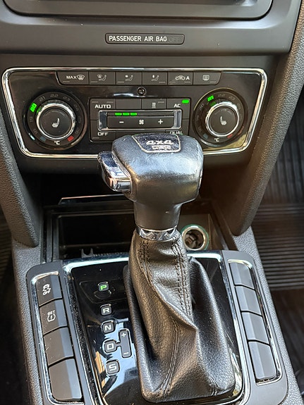 Skoda Superb 14 of 30