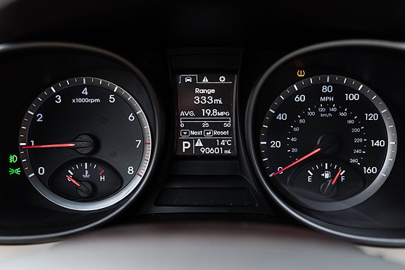Hyundai Santa Fe 16 of 20