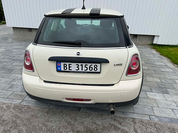 MINI One 9 of 15
