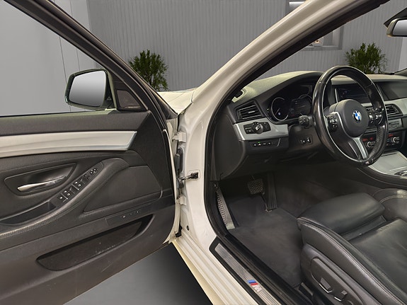 BMW 520d 16 of 30