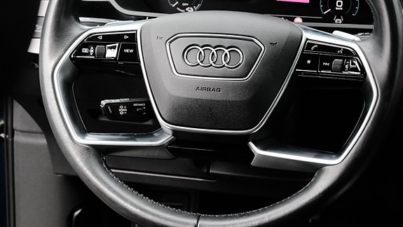 Audi e-tron 16 of 30