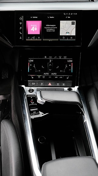Audi e-tron 18 of 30