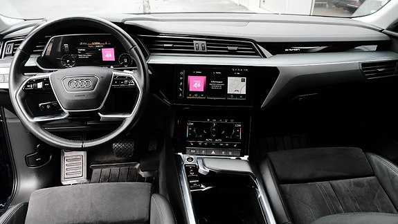 Audi e-tron 14 of 30