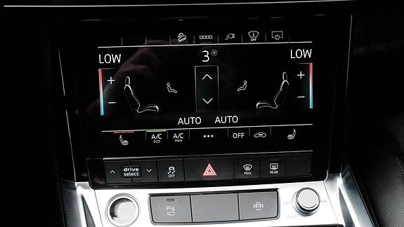 Audi e-tron 24 of 30