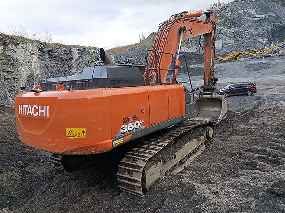 Hitachi Zaxis 350LC-6 5 of 21