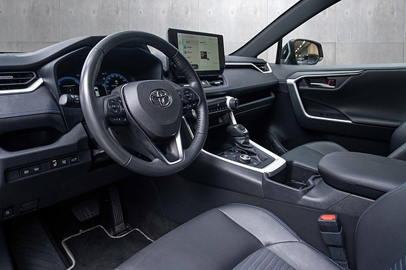 Toyota RAV4 10 of 20