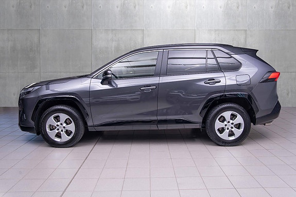 Toyota RAV4 2 of 20