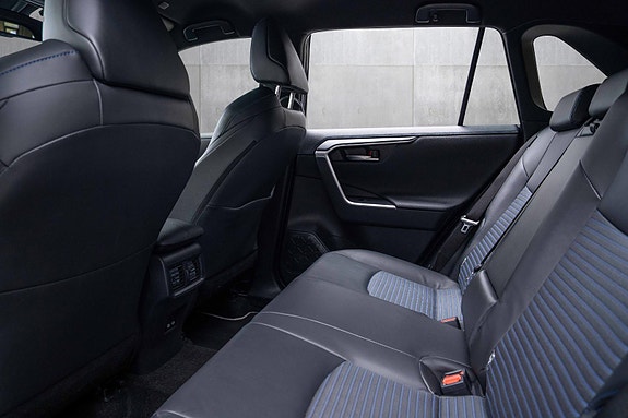 Toyota RAV4 15 of 20