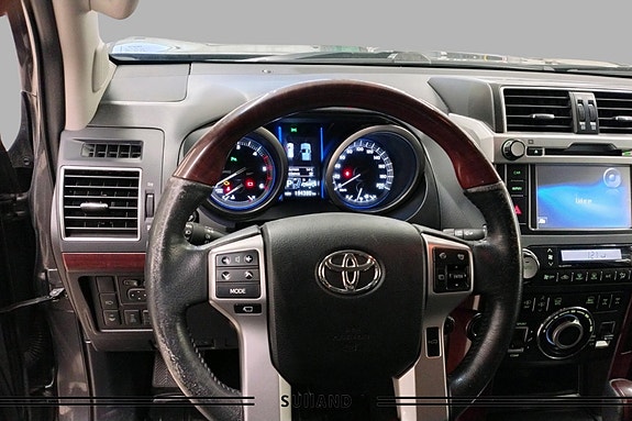 Toyota Land Cruiser 12 of 19