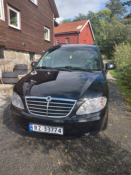 SsangYong Rodius 2 of 22
