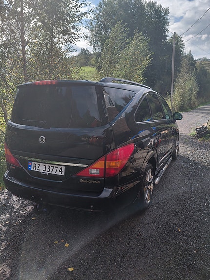 SsangYong Rodius 3 of 22