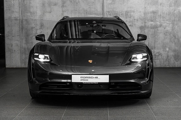Porsche Taycan Cross Turismo 4 of 30