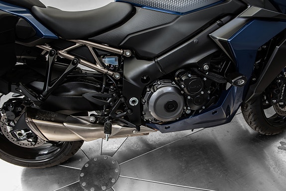 Suzuki GSX-S1000GT 10 of 16