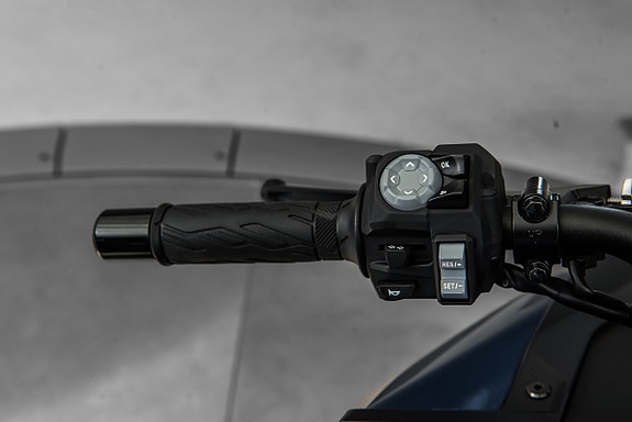 Suzuki GSX-S1000GT 13 of 16