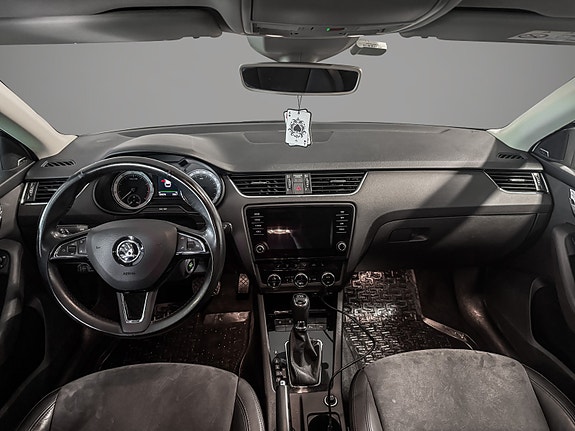 Skoda Octavia 12 of 28