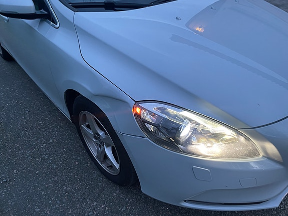 Volvo V40 4 of 8