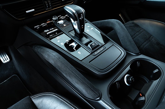 Porsche Cayenne Coupe 11 of 30