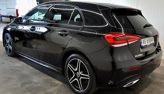 Mercedes-Benz A250 e 2 of 20