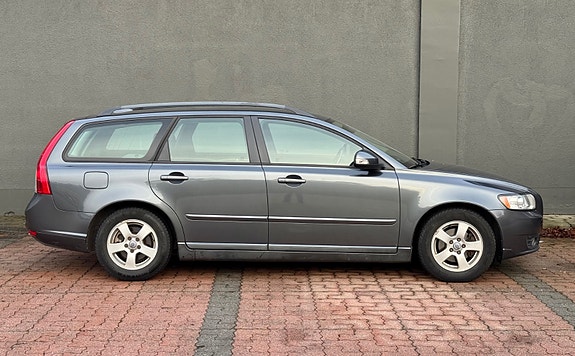 Volvo V50 10 of 30