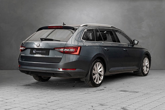 Skoda Superb 5 of 23