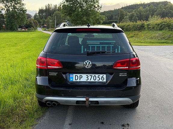Volkswagen Passat Alltrack 3 of 25