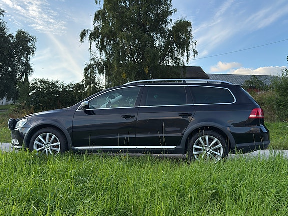 Volkswagen Passat Alltrack 4 of 25
