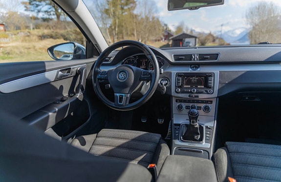 Volkswagen Passat Alltrack 7 of 25