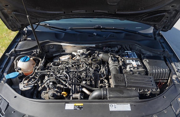Volkswagen Passat Alltrack 8 of 25