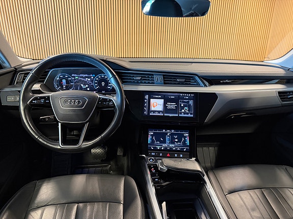Audi e-tron 15 of 19