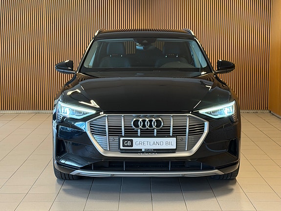 Audi e-tron 4 of 19