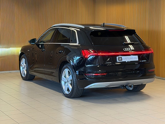 Audi e-tron 6 of 19