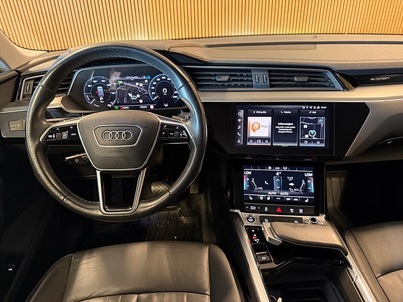 Audi e-tron 16 of 19