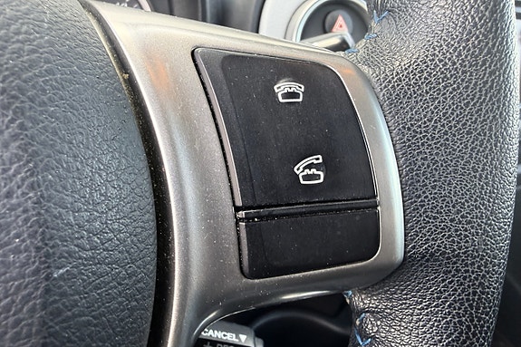 Toyota Yaris 26 of 30