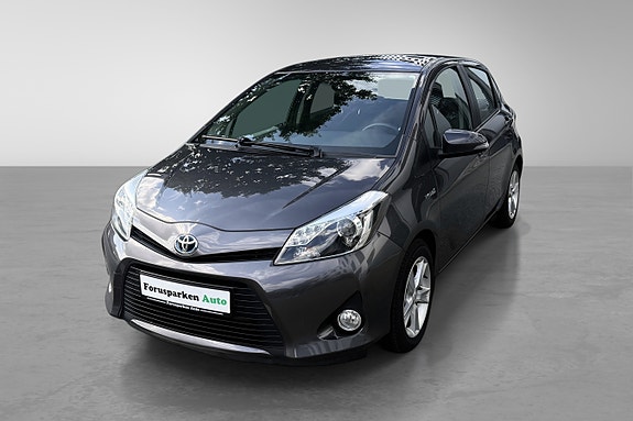 Toyota Yaris 15 of 30