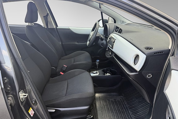 Toyota Yaris 20 of 30