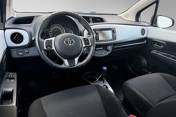 Toyota Yaris 17 of 30