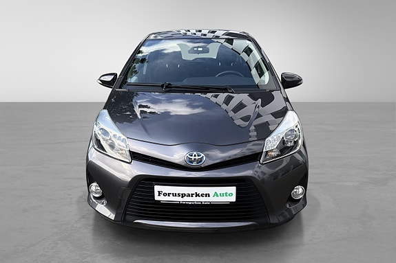 Toyota Yaris 16 of 30