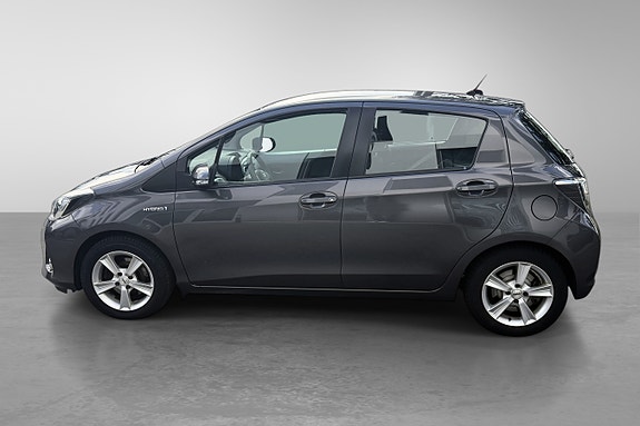 Toyota Yaris 11 of 30