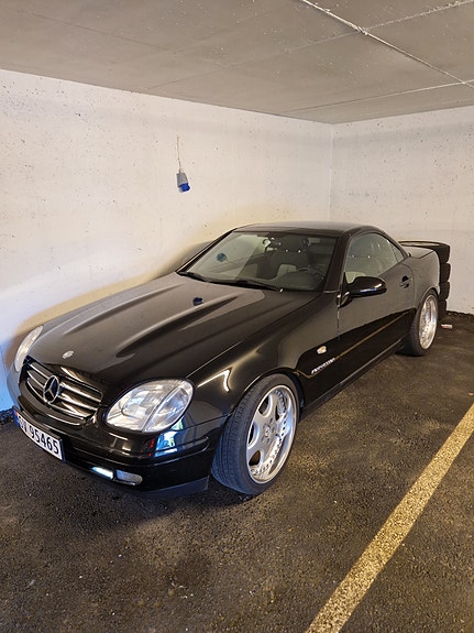 Mercedes-Benz SLK230 2 of 15