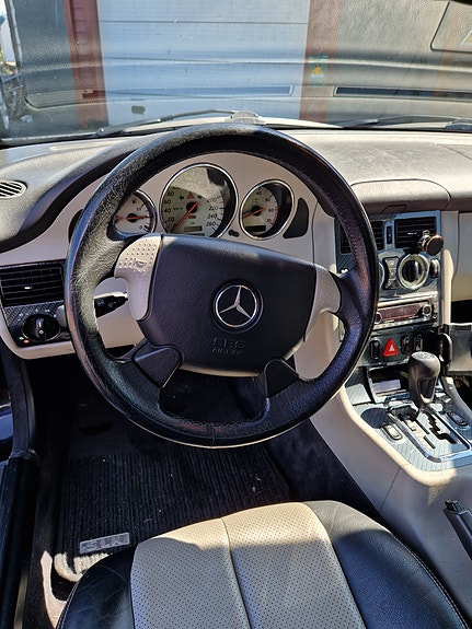 Mercedes-Benz SLK230 13 of 15