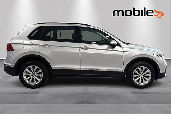 Volkswagen Tiguan 2 of 24