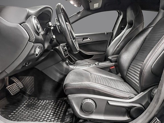 Mercedes-Benz A180 11 of 30